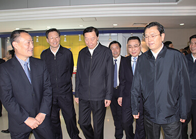 原中央政治局常委、、、 时任国务院副总理张德江考察优德88科技