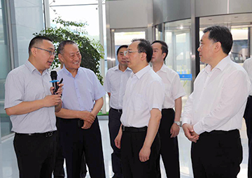 国务委员、、、国务院秘书长，， 时任江苏省委书记吴政隆调研优德88科技