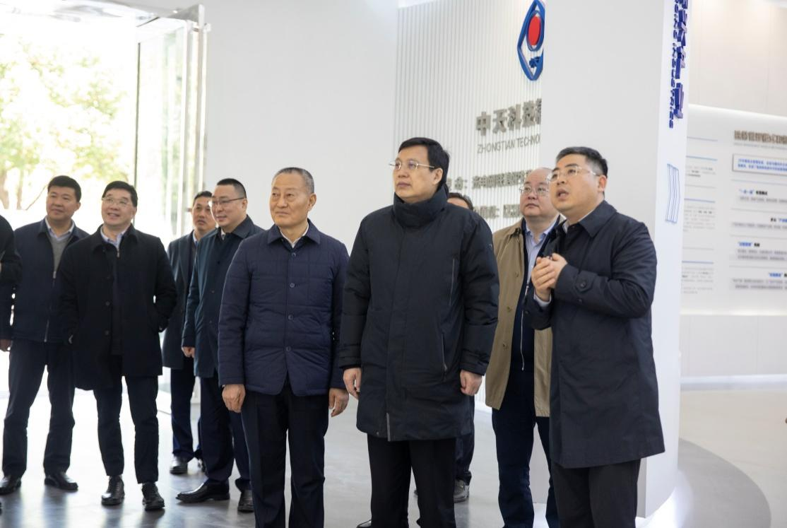 新华社社长、、、党组书记傅华考察优德88科技